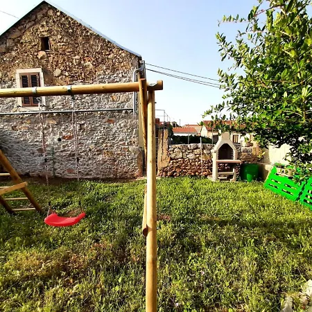Calluna Apartman Vrisnik
